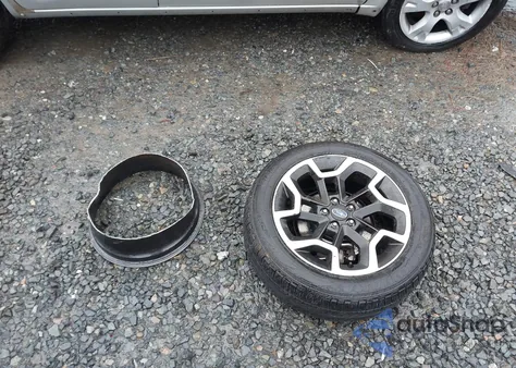 2017 Subaru Crosstrek 2.0I Premium z USA, uszkodzony, nr VIN JF2GPABC9H8231565